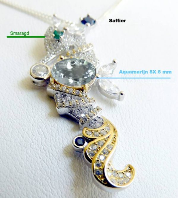 Zilveren zeepaardje met edelstenen en collier