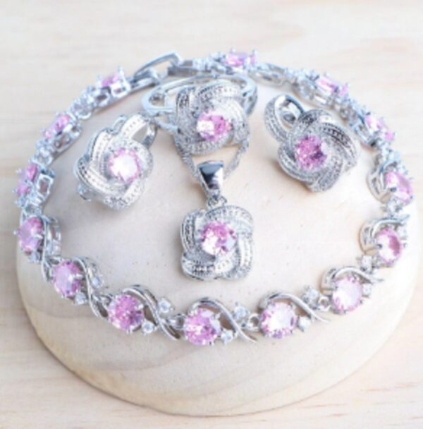 Hetty'S - Schitterende sieraden set - zilverplated -  in 3 Kleuren - Blauwe - Roze - Groene en witte Zirconia's - Armband - Oorbellen - Hanger + collier - Ring - Afbeelding 4