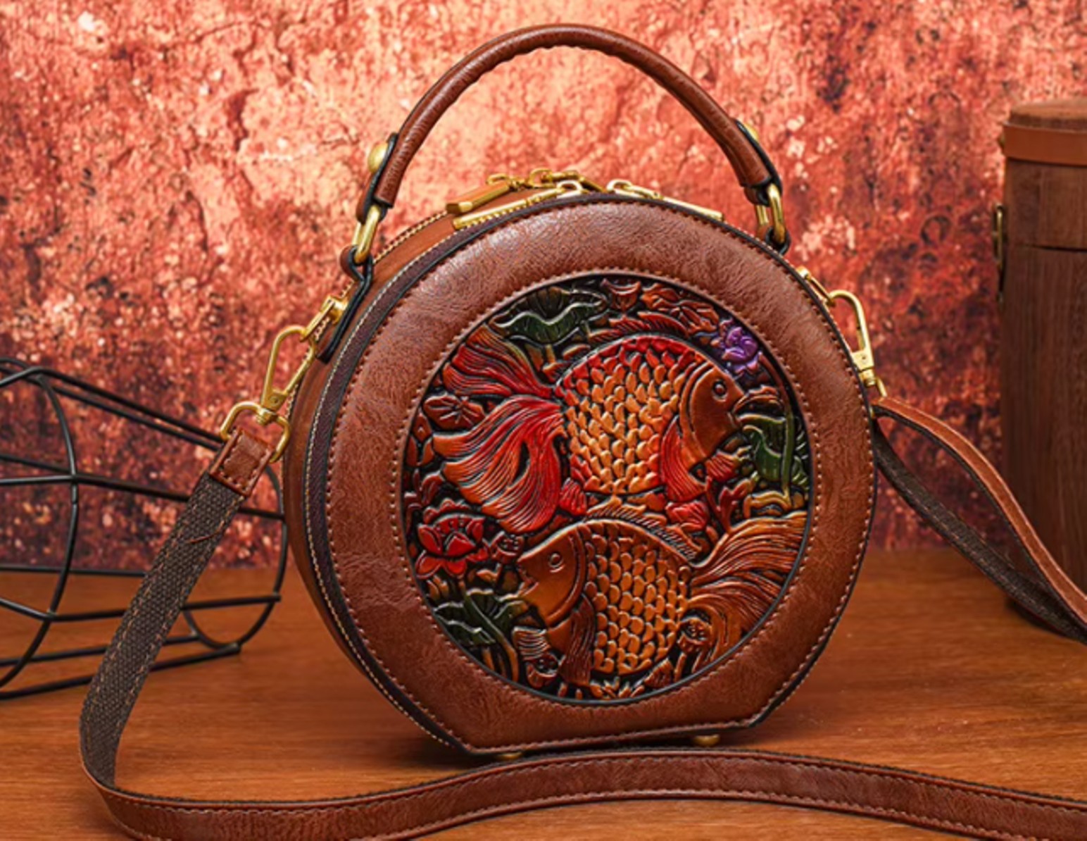 Hetty'S - Luxe handtas - Uniek rond model - 3 verschillende designs: Met Phoenix Vogel- Goud vissen en Edelhert - Leer - Afbeelding 2